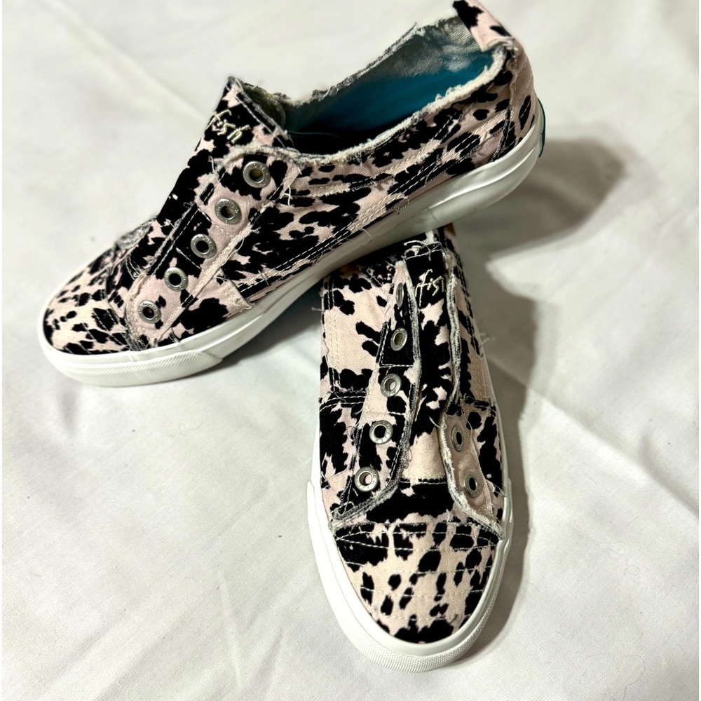 New no tag Blowfish slip on sneaker size 10